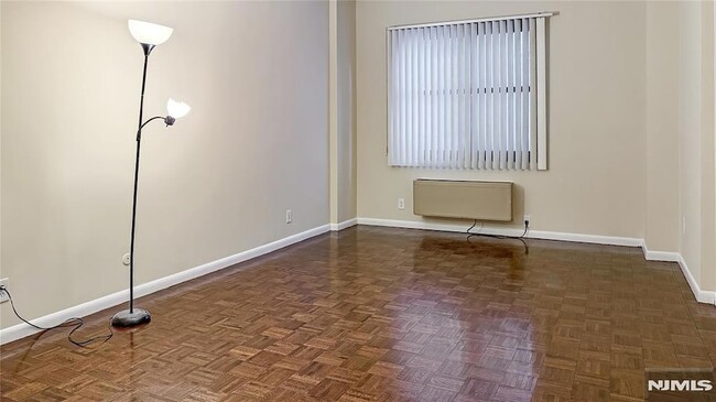 Building Photo - 326 Prospect Ave