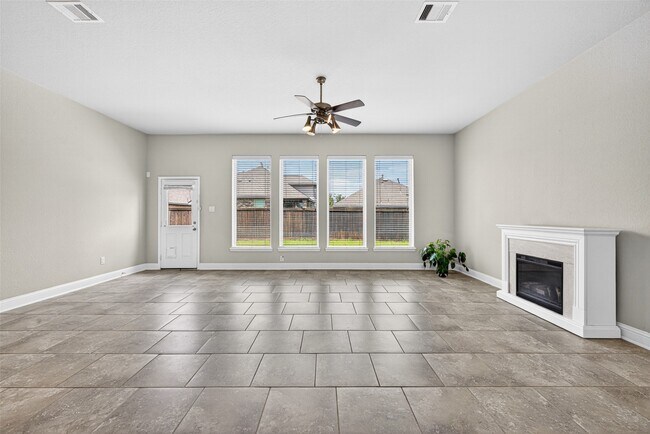 Building Photo - 19202 Presa Canyon Dr