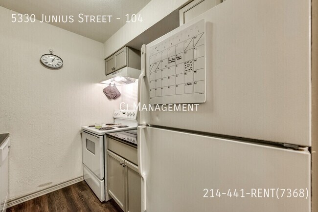 Building Photo - 5330 Junius St