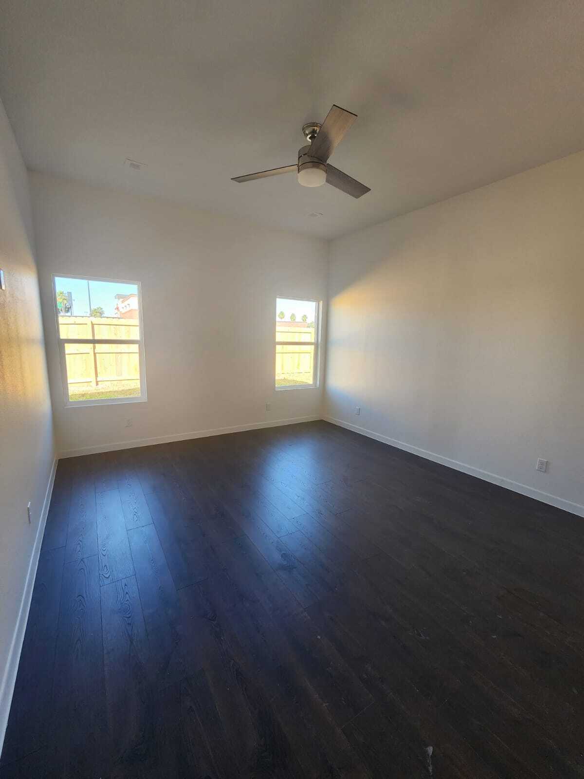 Building Photo - 2716 Kerria Ave