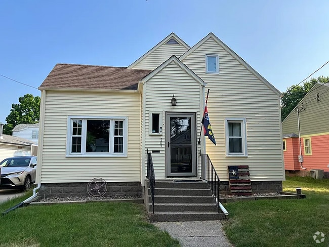 Building Photo - 505 W Main St