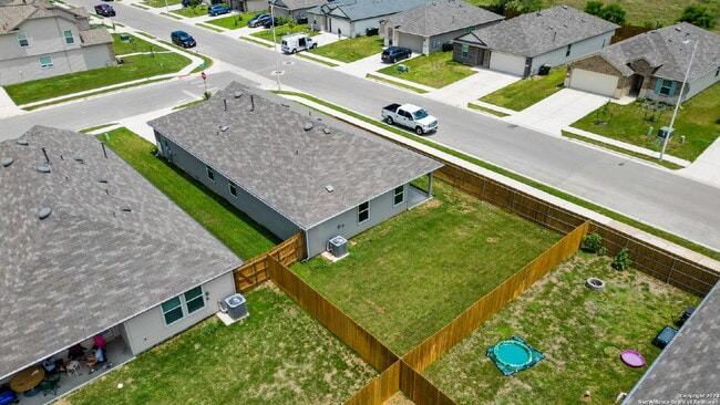 Building Photo - 140 Fireoak Dr