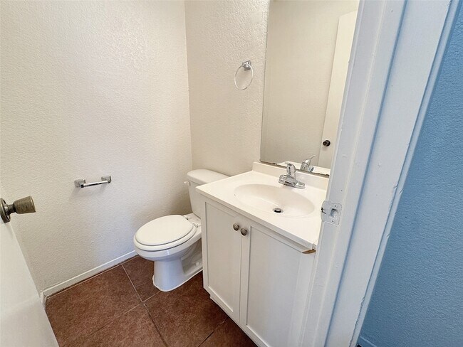 Building Photo - 1024 Southmoor Dr