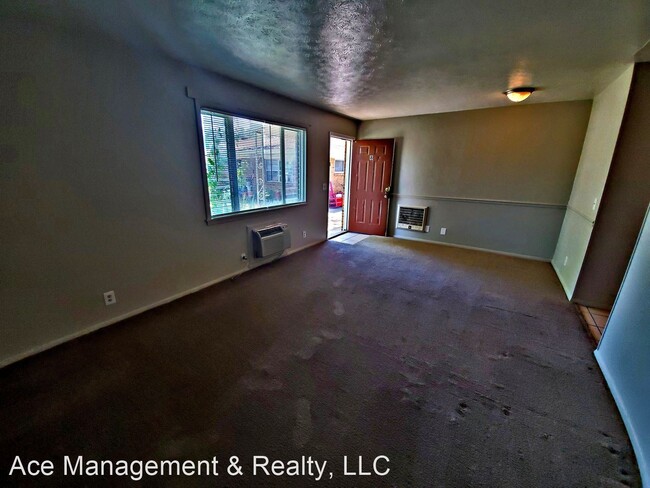 Building Photo - 4510 Foster Ave SW