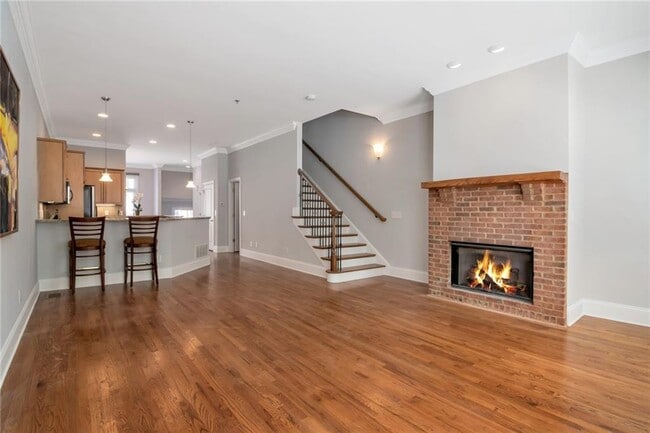 Building Photo - 58 Emerson Hill Square