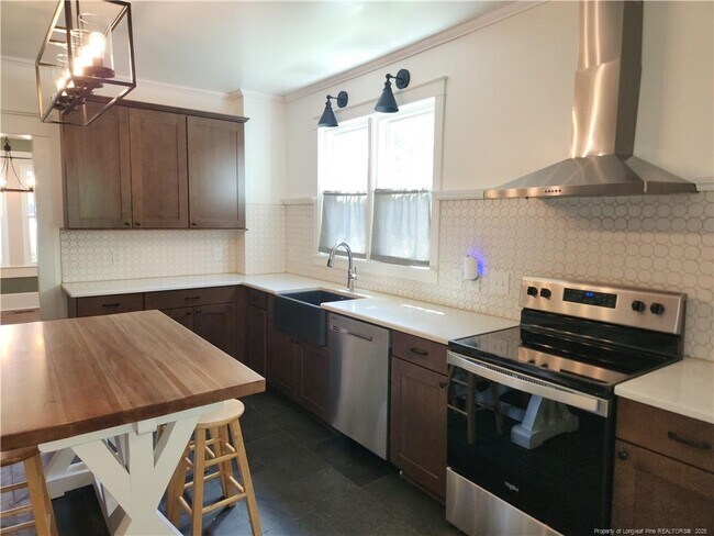 Building Photo - 114 W Donaldson Ave