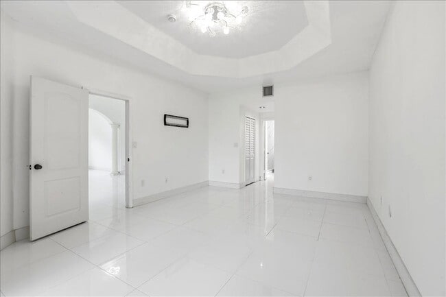 Building Photo - 3802 SW 165th Terrace