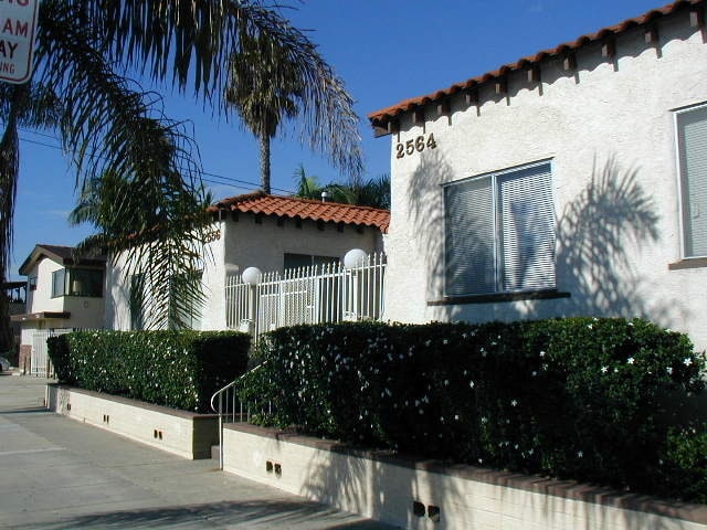 Building Photo - 2562 E. BROADWAY-