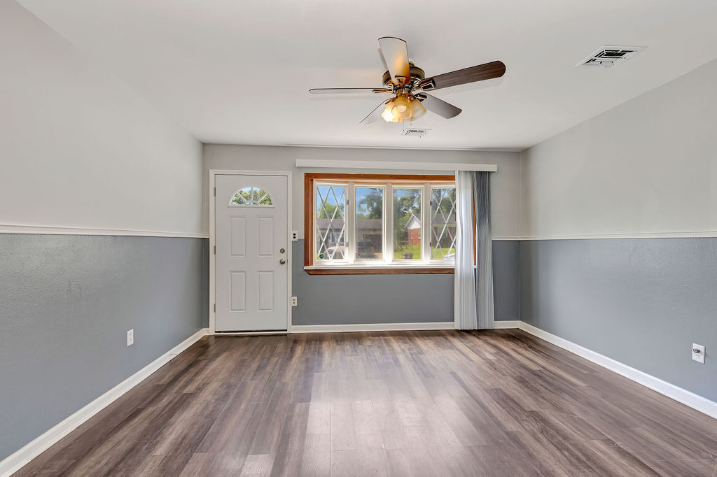 Building Photo - 3232 Deshler Dr