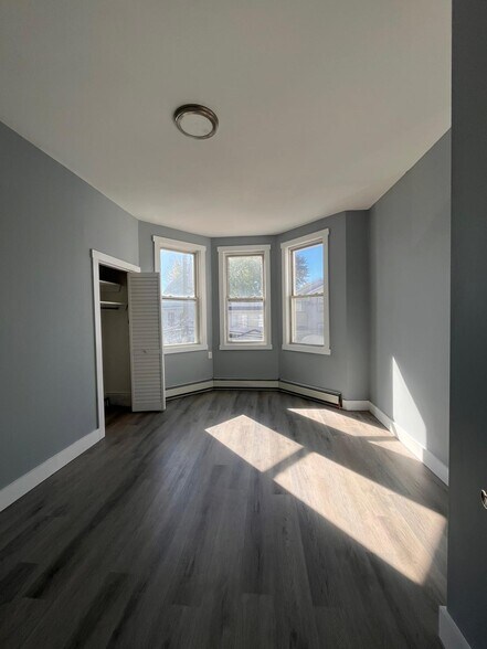 Building Photo - 220 Bidwell Ave