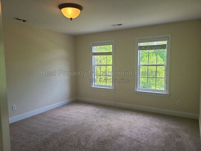 Building Photo - 7801 Kensington Manor Ln