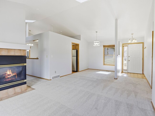 Building Photo - Beautiful Home with New Carpets, Fenced Yard, A/C, and Finished Basement!