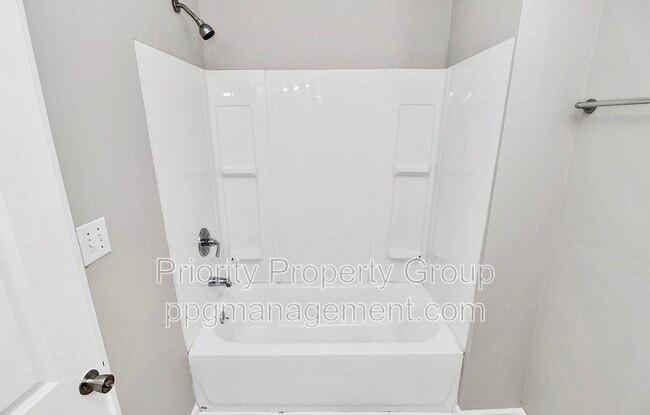 Building Photo - 818 Frederick St