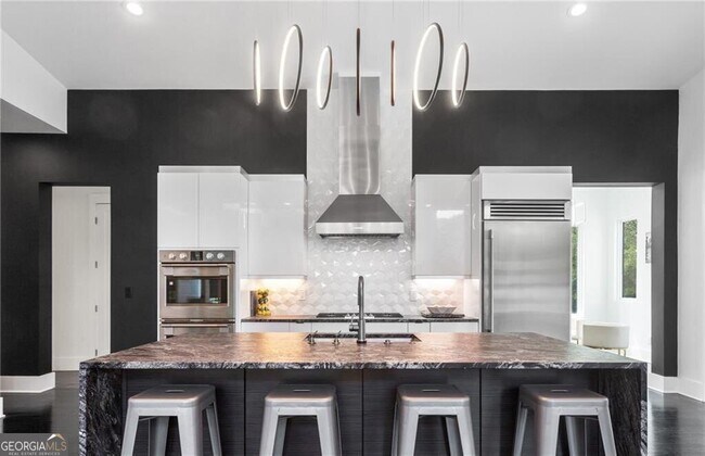 Building Photo - 1756 N Akin Dr NE