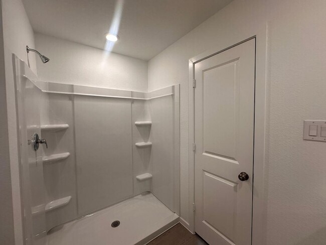 Building Photo - 26906 Rosebay Wds Dr