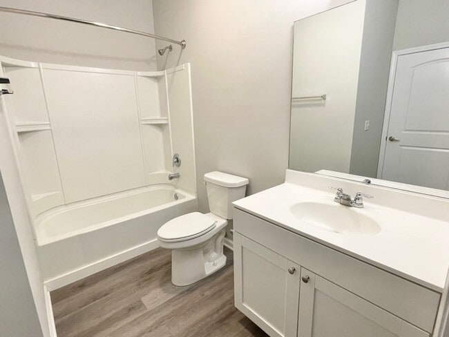 Building Photo - 301 N Madison St