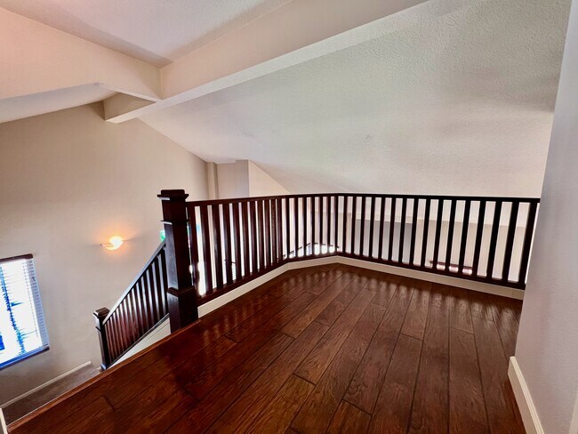 Building Photo - 28556 Rancho-Laguna