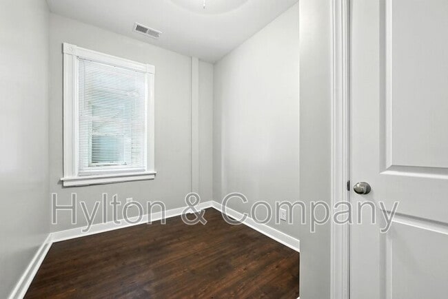 Building Photo - 1718 N 21st St