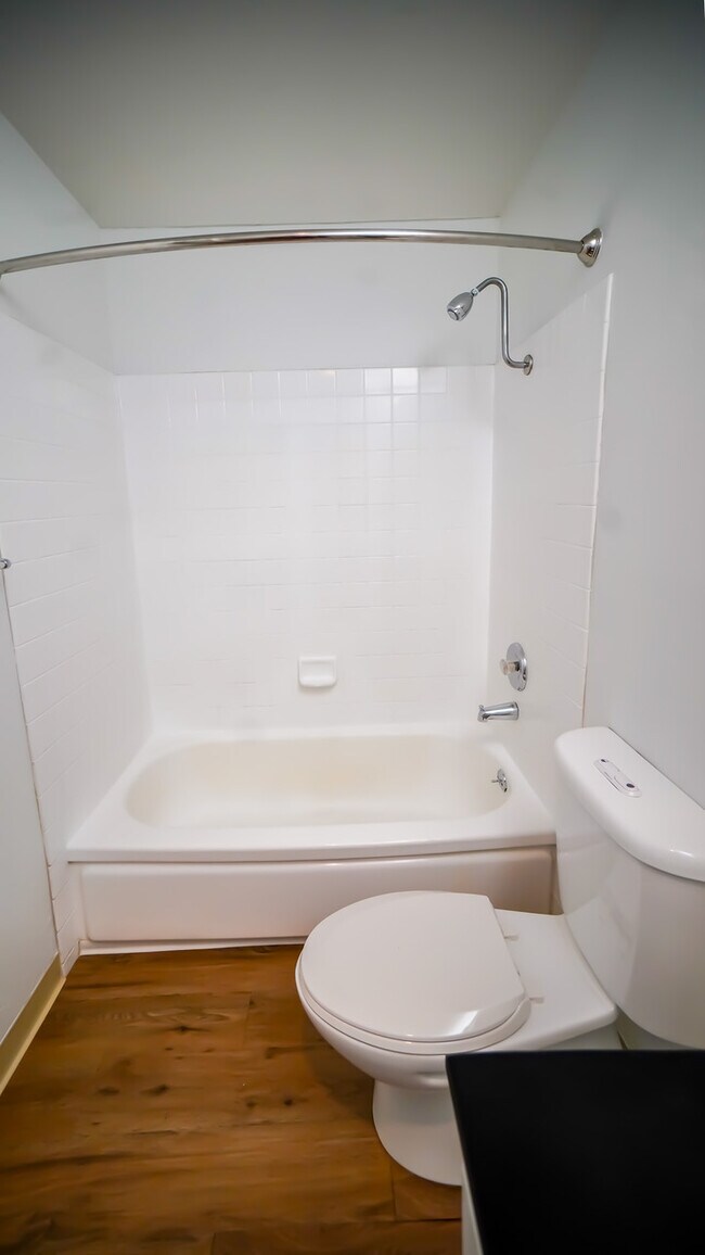 Building Photo - 1829 Lincoln Ave