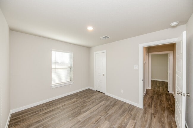 Building Photo - 32031 Splendor Dr