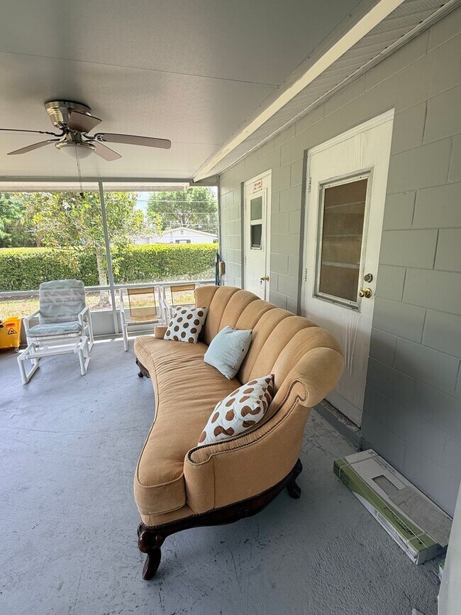 Building Photo - Beautifully Remodeled and updated Longwood beauty!  Call SHEILA C 407-687-7900