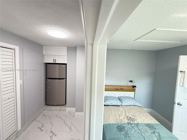 Building Photo - 5137 NW 28th St
