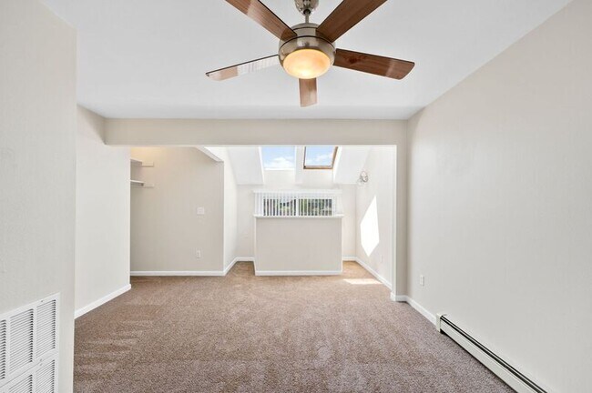 Building Photo - 4744 Edison Ln