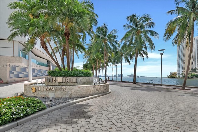 Building Photo - 335 S Biscayne Blvd