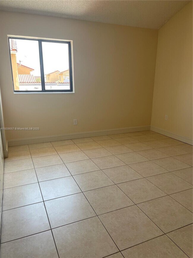 Building Photo - 2765 W 61st Pl