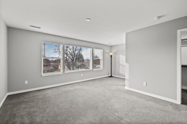 Building Photo - 5230 Stuart St