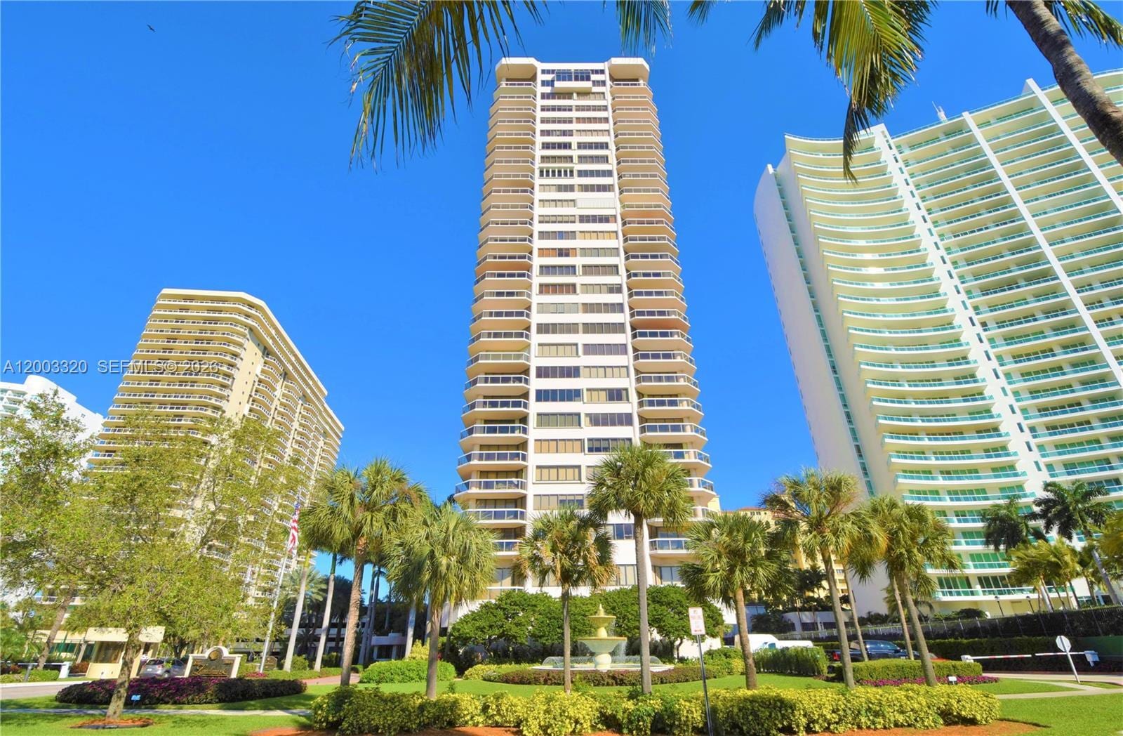Building Photo - 20185 E Country Club Dr