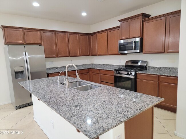 Building Photo - 2671 E Daniel Dr
