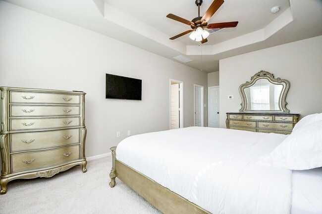 Building Photo - 2033 Millbridge Spring Ln