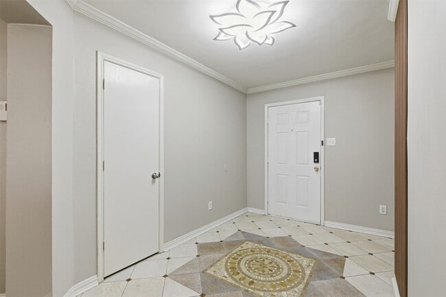 Building Photo - 2918 St Rita Dr