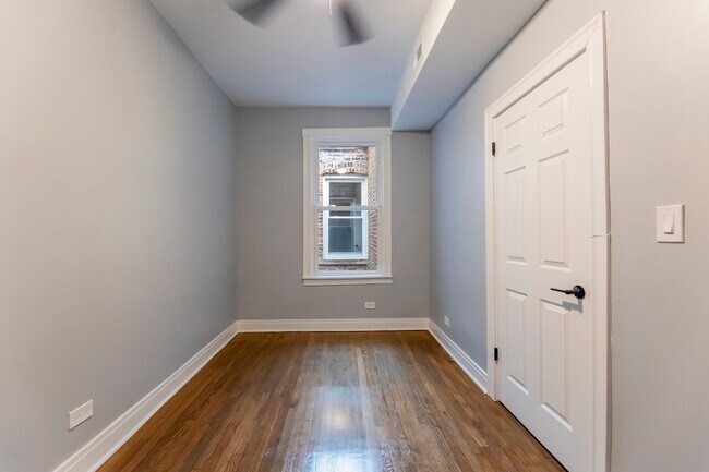Building Photo - 3821 W Fillmore St