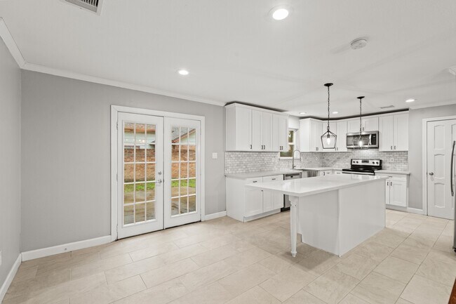 Building Photo - 410 Bauxhall Ct