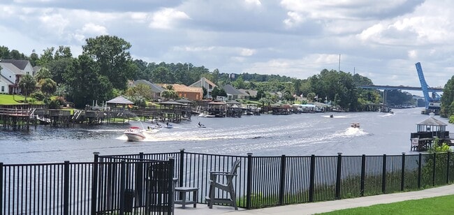 Building Photo - 637 Waterway Village Blvd