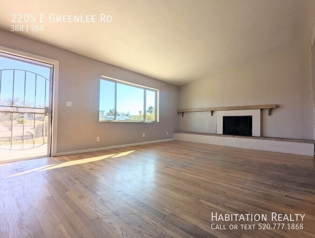 Building Photo - 2205 E Greenlee Rd