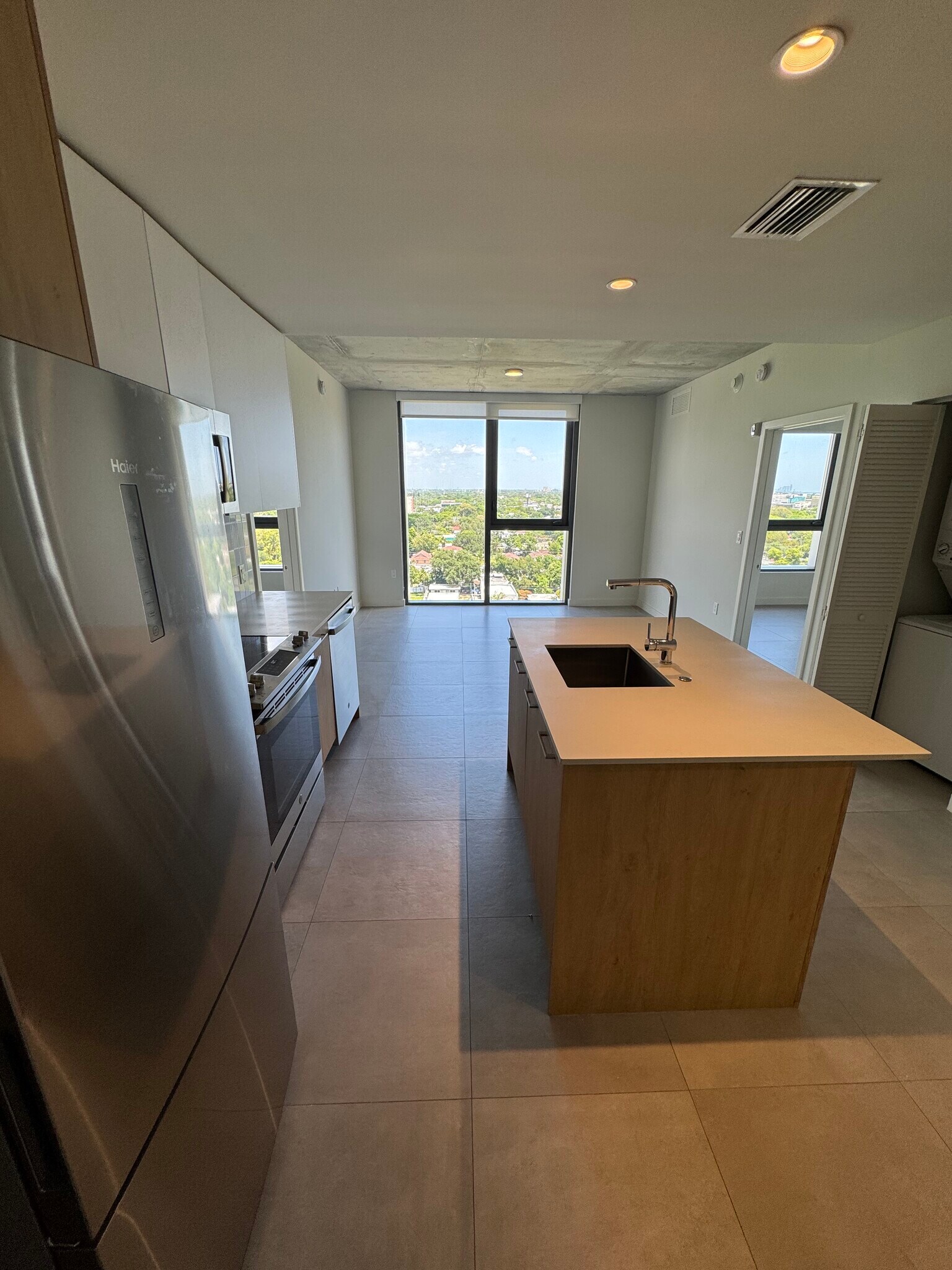 Kitchen Island - 138 NW 31st St