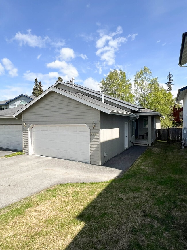 Building Photo - 6733 Snow Goose Cir