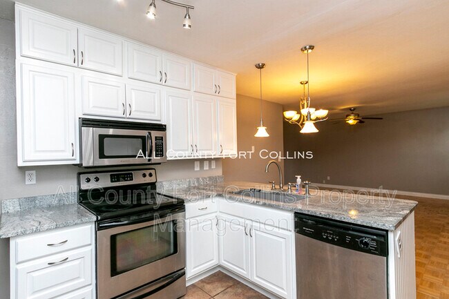 Building Photo - 412 Skyway Dr