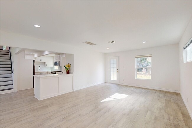 Building Photo - 3830 Cosby St