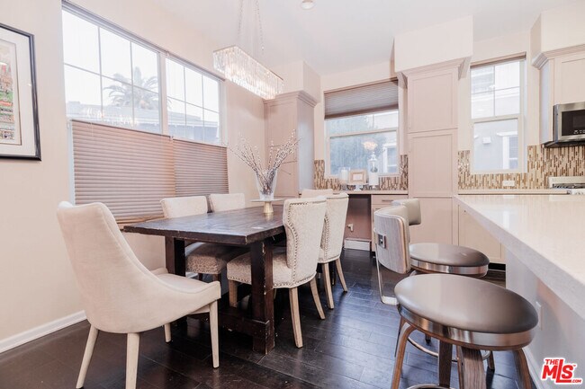 Building Photo - 1245 Wilcox Ave