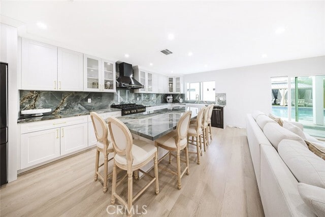 Building Photo - 7306 Farmdale Ave