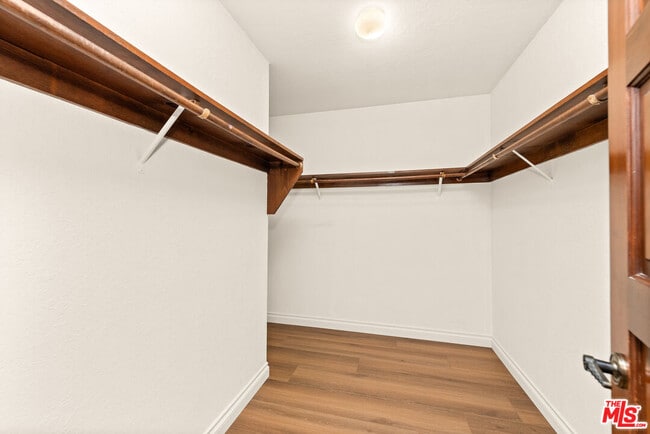Building Photo - 3636 Malibu Country Dr