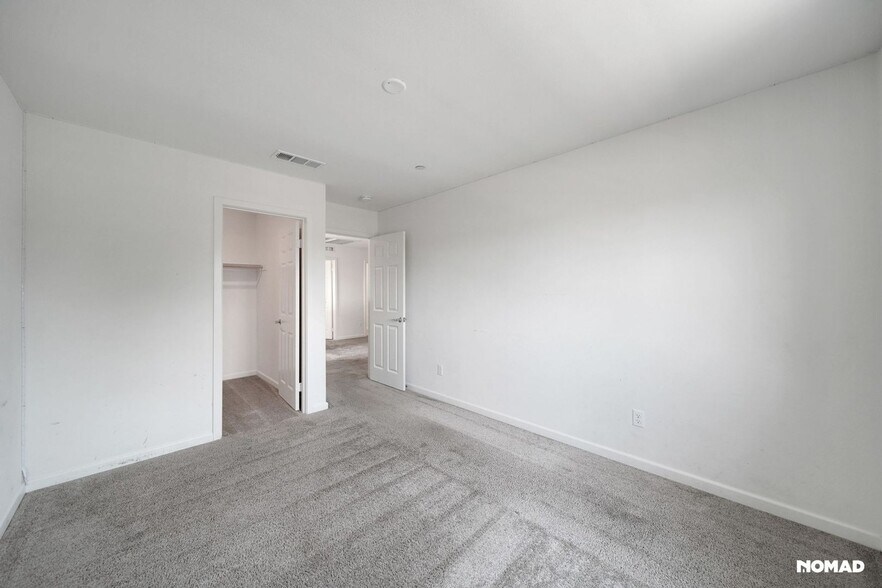 Building Photo - 24891 Gulfstream Ln