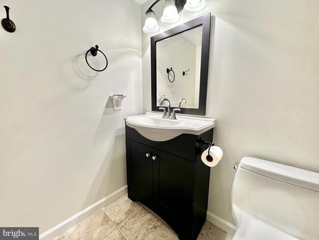 Building Photo - 1010 Bashford Ln