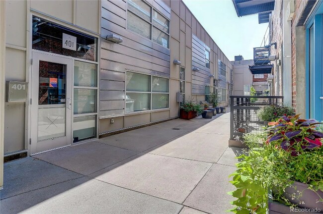 Building Photo - 2500 Walnut St