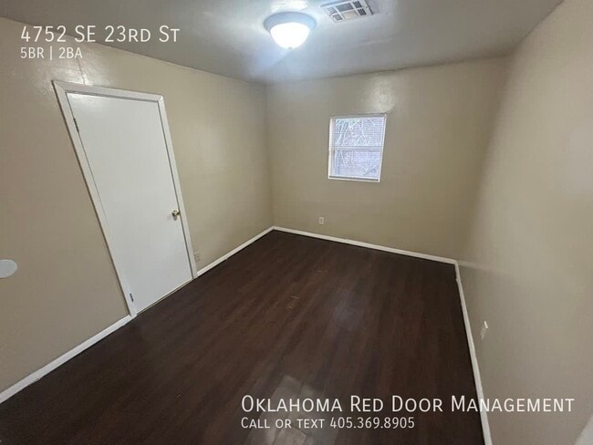 Building Photo - 4752 SE 23rd St