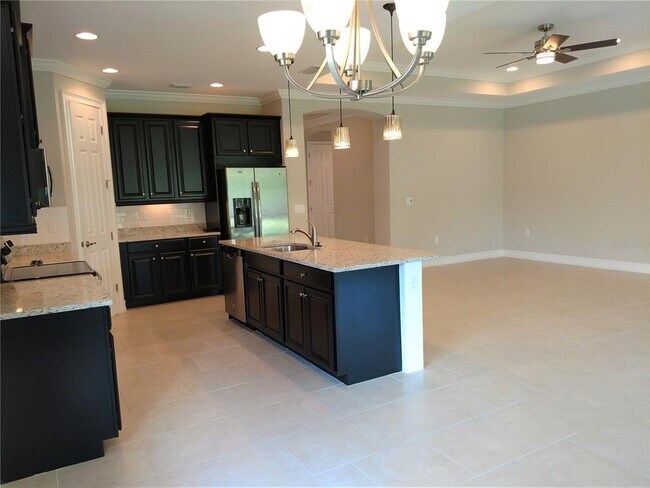 Building Photo - 654 Resolute Ln